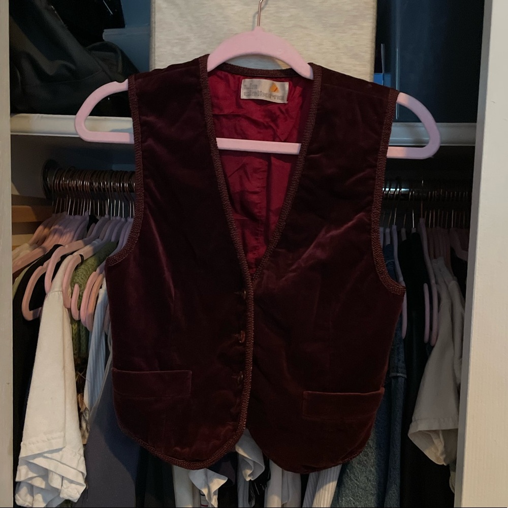 Vintage Liz Claiborne burgundy velvet short vest